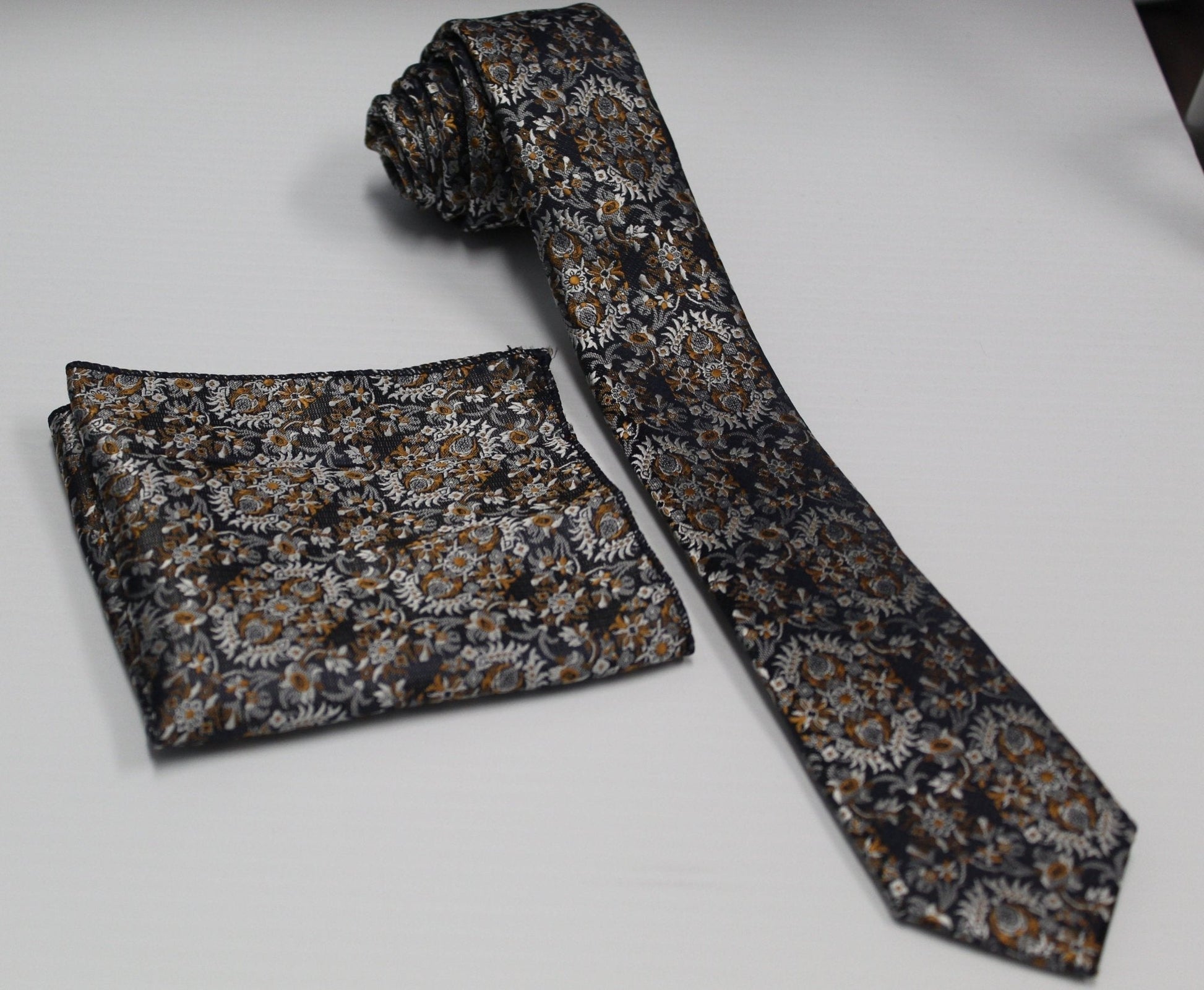 Vittorio Farina Men's Skinny Design Satin Necktie and Pocket Square - Suits You Sir - SD - 0001 - 